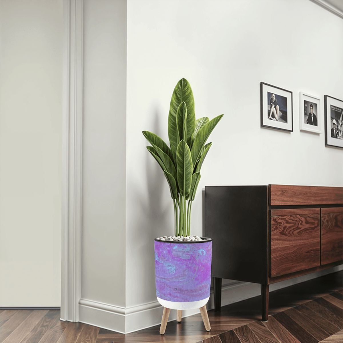 Statement Planter with Legs Posterity in Pink